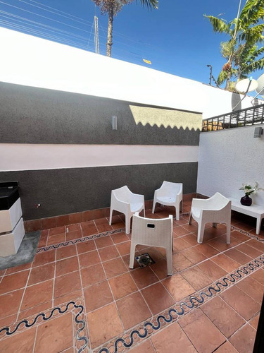 En Venta Town House Mañongo Res. Las Trinitarias (lp)