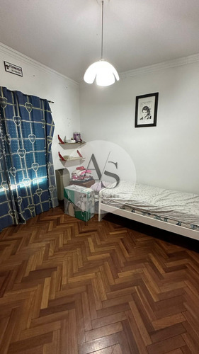 Se Vende Hermoso Chalet En Villa Bosch!!!! Frente A La Plaza Del Pio Xii