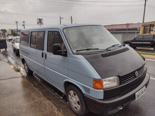 Volkswagen Caravelle 2.4 4p