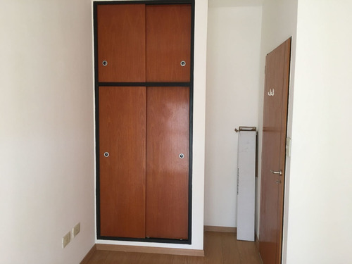 Imagen 10 de 17 de Ph En Venta En Liniers Residencial