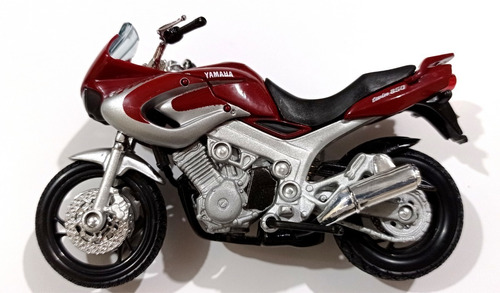 Moto De Colección De Metal - 2001 Yamaha Tdm 850 + Revista