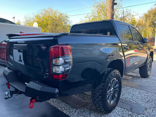 Imagen 7 de 16 de Mitsubishi L200 2023 2.4 Di-d High Power 181cv Cuero