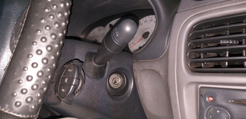 Imagem 9 de 10 de Renault Clio 1.0 16v Rt 5p 2001