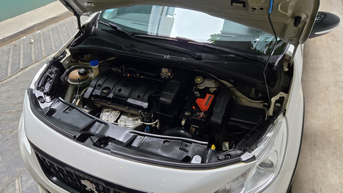 Peugeot 2008 1.6 Feline am20