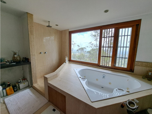 Vendo Casa En Calle Cerrada 550m2 Oripoto 5479