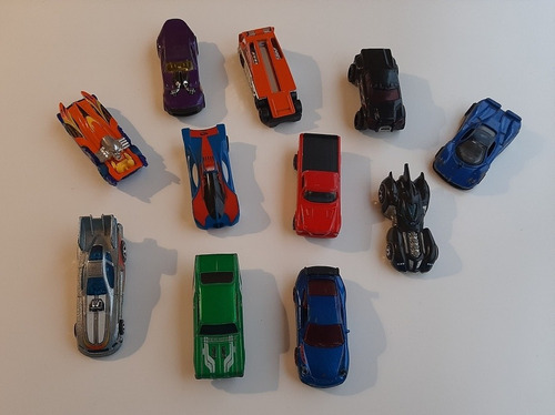 Autitos Hot Wheels Y Más 2 X 550 / 11 X 1.900