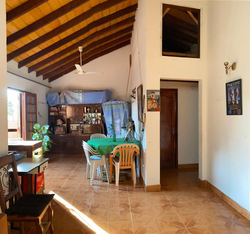 Amplia Casa Con Patio