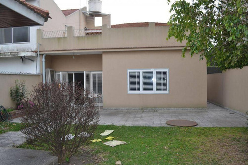 Casa En Venta - 5 Dormitorios 2 Baños - Cochera - 323mts2 - Temperley