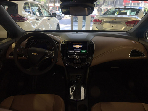 Imagen 13 de 15 de Chevrolet Cruze 5p 1.4t Premier At