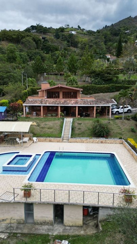 Finca En Venta En Copacabana - Parcelación Hacienda Pamplemusa