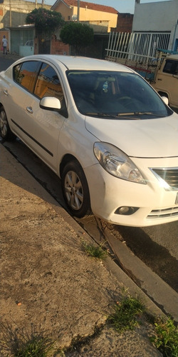 Nissan Versa 2014 1.6 16v Sl Flex 4p