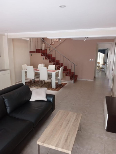 Imagen 2 de 15 de Triplex Barrio Guemes