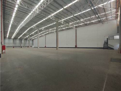 Arriendo Bodega De 3.648 M2 En Mc Aeroparque, Pudahuel