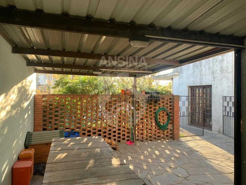 Venta Casa Malvin 2 Viviendas 4 + 2 Dormitorios Parrillero