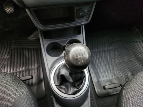 Imagen 20 de 25 de Volkswagen Gol Trend 1.6 Pack Ii 101cv 2013