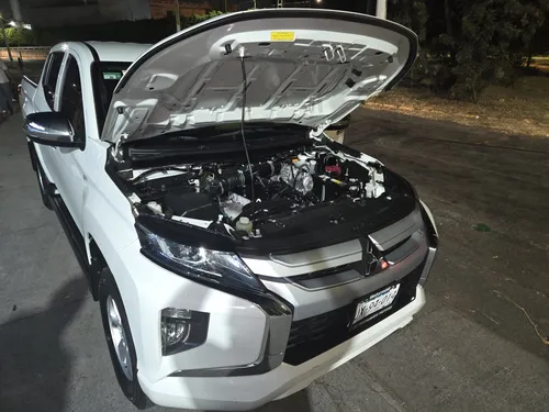 Mitsubishi L200 2.4 Cd Glx 4X2 Mt