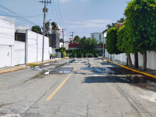 Terreno En Venta 1,869 M2, Camino Real A Cholula, Dentro De Privada, Puebla