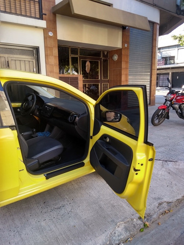 Volkswagen Up! 2015 1.0 High Up! 75cv 5 P