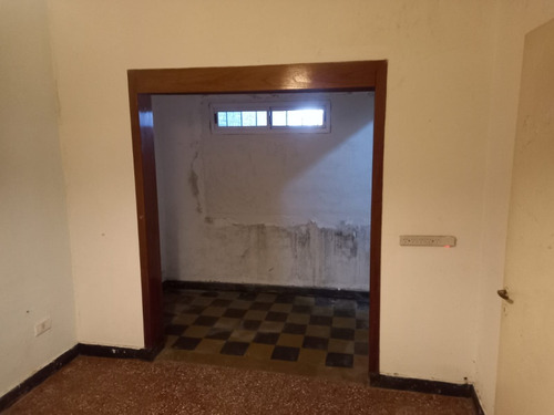Casa En Valentin Alsina, 3 Ambientes, Terraza, 2 Cocheras