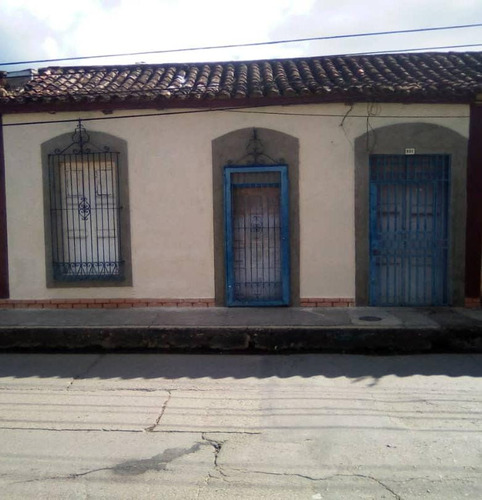 Se Vende Casa En El Centro Carupano, Edo Sucre Ve02-571ces-rgon