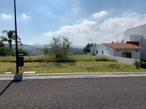 Se Vende Terreno En Real De Juriquilla, 300 M2 - En La 1er S