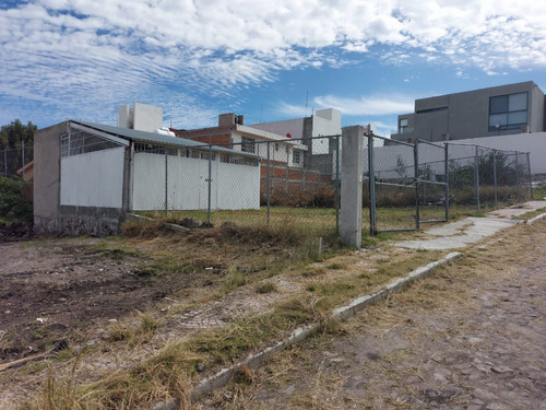 Renta De Casa Con Terreno Excedente En Fracc. Campestre Italiana