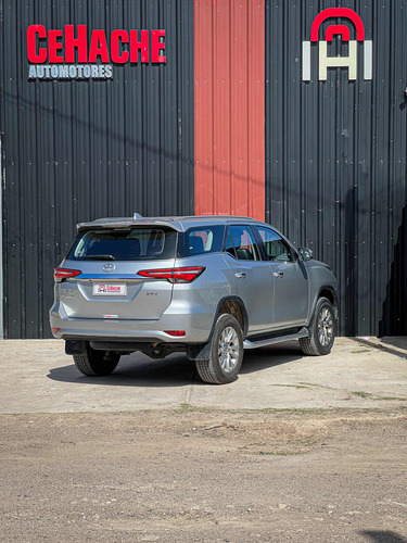 Toyota Hilux SW4 2.8 Srx 177cv 4x4 7as At