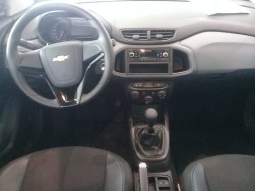Imagen 3 de 18 de Chevrolet Onix 1.4 Joy Black 2023 Manual (5 Puertas)