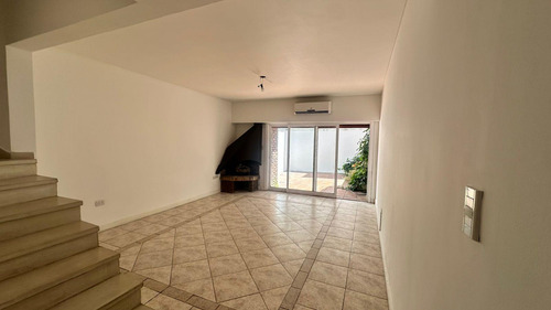 Blanco Encalada 3900, Casa Tipo Duplex, 4 Ambientes C/patio-terraza-parrilla-cochera - V. Urquiza