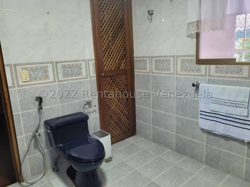 Imagen 12 de 17 de Macaracuay, Casa Ben Construida, Acabados De Primera