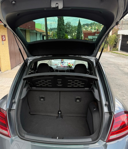 Volkswagen Beetle 2.5 Sound Mt