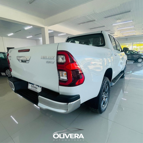 Imagen 7 de 22 de Toyota Hilux Srv 4x4 Diesel 0km - Olivera Automotores