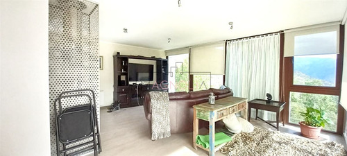 Casa En Venta De 6 Dorm. En Olmué