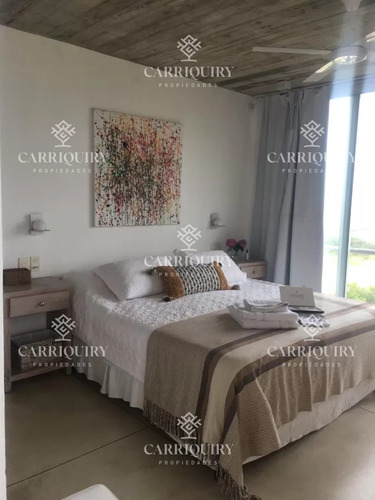 Venta De Casa En Manantiales- El Chorro. 4 Dormitorios En Suite