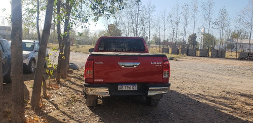 Toyota Hilux 2.8 Cd Srx 177cv 4x4 At 2017