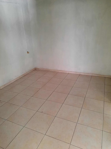 Linda Casita En Colón