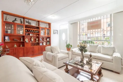 Casa En Venta En Quinta Paredes. Cod V8413