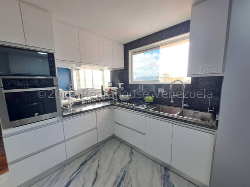 Alta Florida, Vendo Amplio Apartamento, 145 Mts2