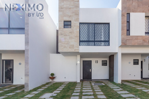 Imagen 2 de 25 de Casa En Venta Con Jardín En Lomas De Angelópolis, Puebla