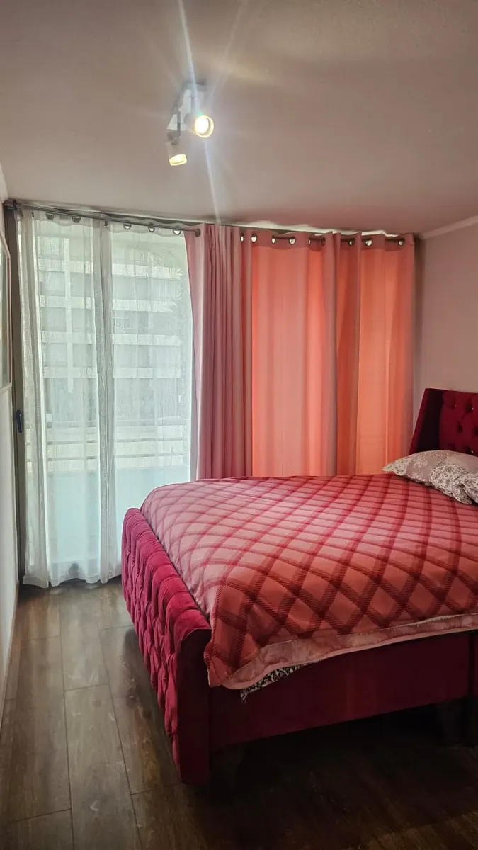 Imagen 5 de 11 de Arriendo Departamento Amoblado A Pasos Del Metro