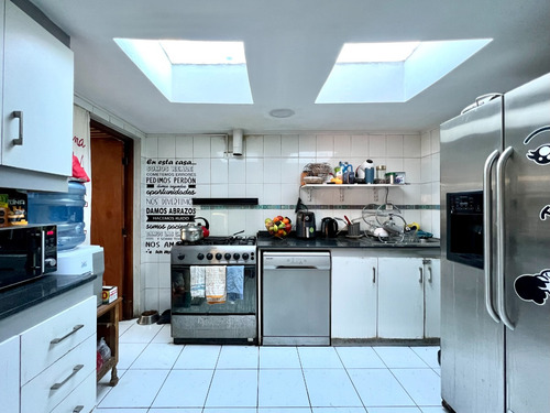 Barrio Gran Bretaña, Amplia Casa, 5d2b+servicio