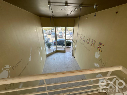 Arriendo Local Comercial Con Alto Trafico En Avda La Dehesa