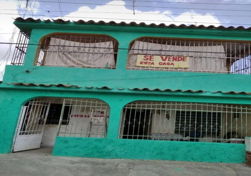 Jg Asein2047 Vende Amplia Casa De 2 Niveles En Los Naranjos, Valencia Edo. Carabobo