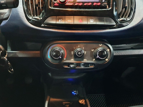 Imagem 8 de 10 de Fiat Uno 2017 1.0 Attractive Flex 5p