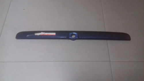 Moldura Portaplaca De Maleta Chevrolet Corsa Sedan 1.6 Gm