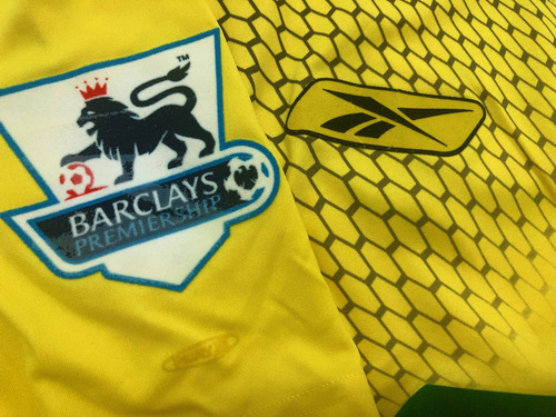 Camisa Liverpool 2004/05 Baros #5 Premier League Uniforme 2