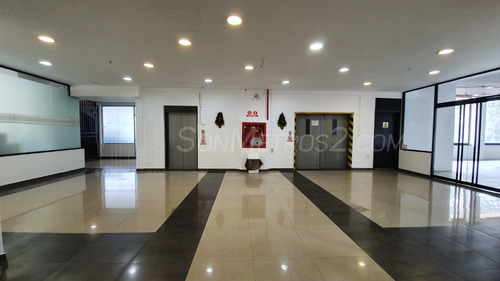 Local Oficina Deposito Venta Financiada Boleita Norte 300 Mts2 Sonmetros2