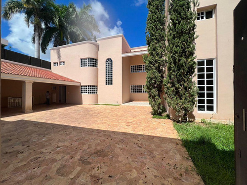 Casa En Venta En Montecristo