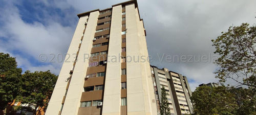 Apartamento Venta En La Urbina 23-17920