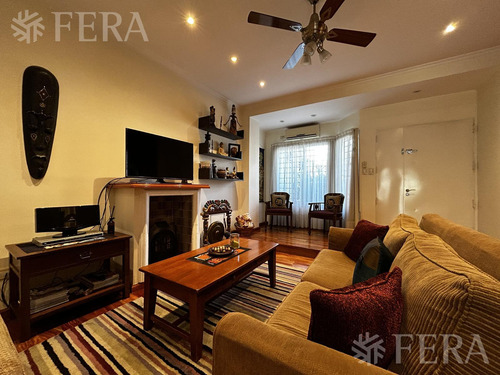 Venta Casa De 5 Ambientes Con Patio Y Cochera En Wilde